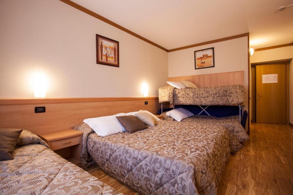 Hotel Vittoria Folgaria Room photo